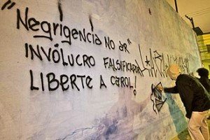 bienal Protesto contra a prisão de menina que pichou a bienal de SP
